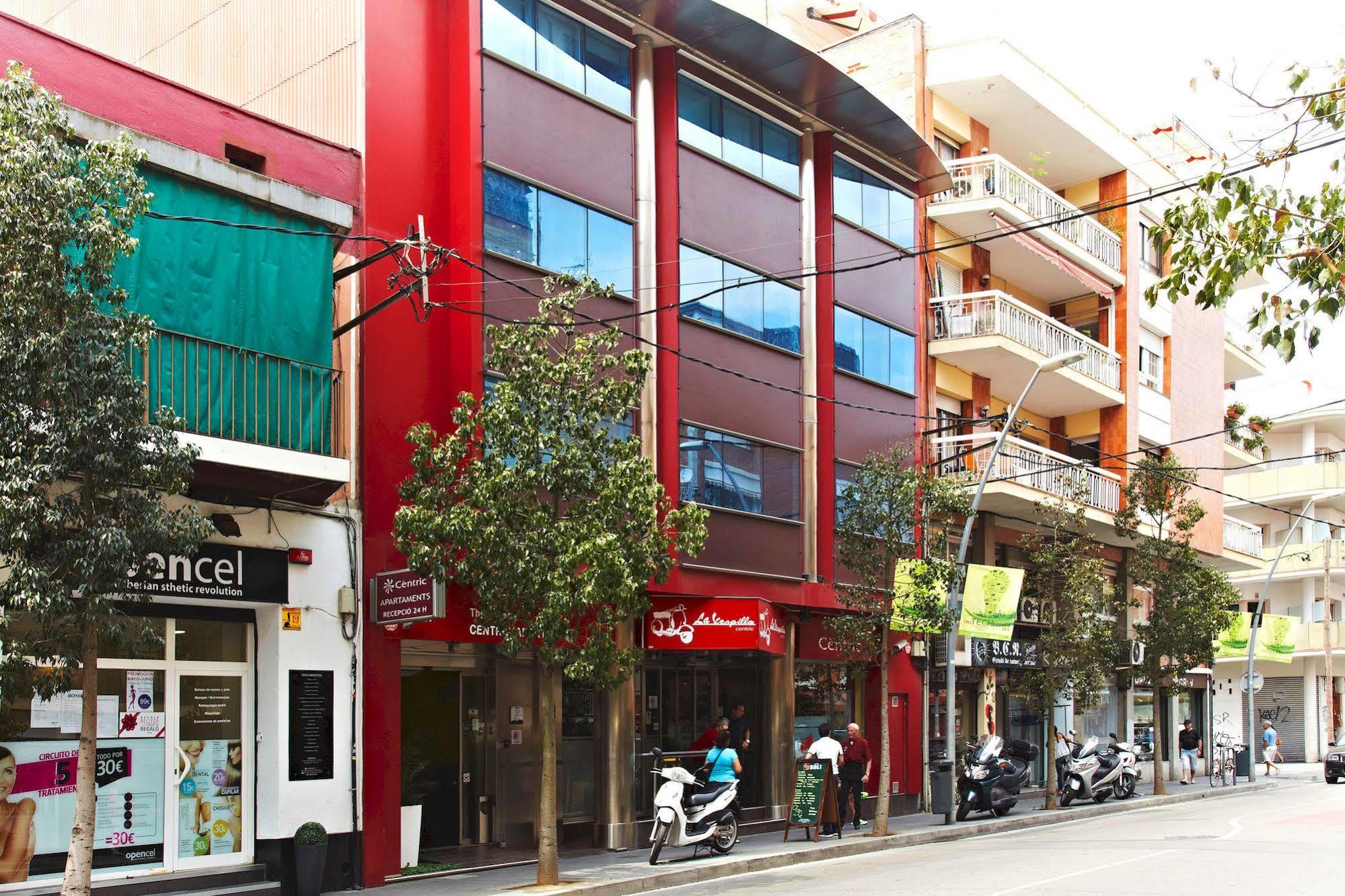 Ginosi Basics Centric Apartel Castelldefels Esterno foto